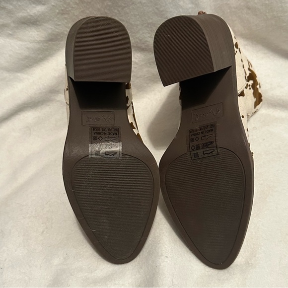 Qupid Booties - Picture 3 of 4